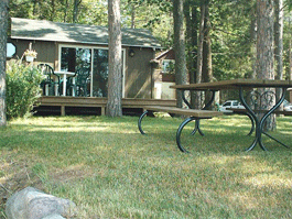 Rental cabin lakefront on AuTrain Lake MI