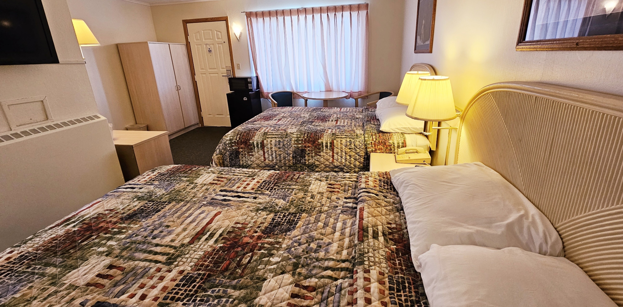RoomWith2Beds.jpg