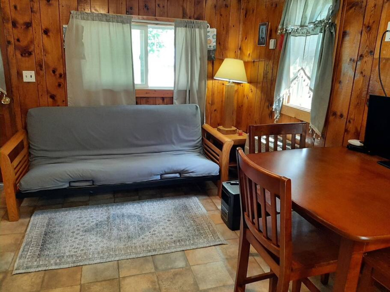 One Bedroom (Erie) - Picture 5