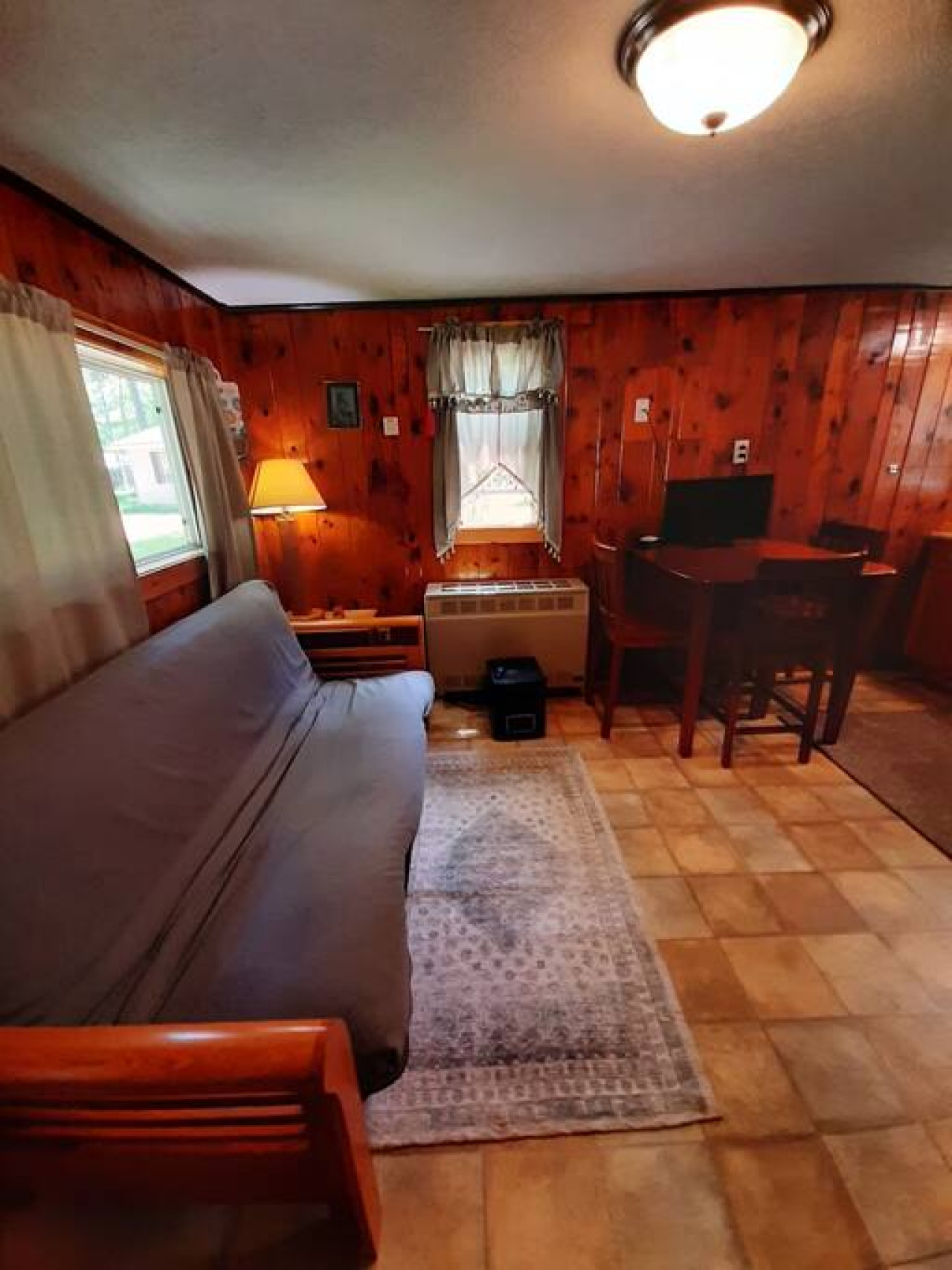 One Bedroom (Erie) - Picture 6