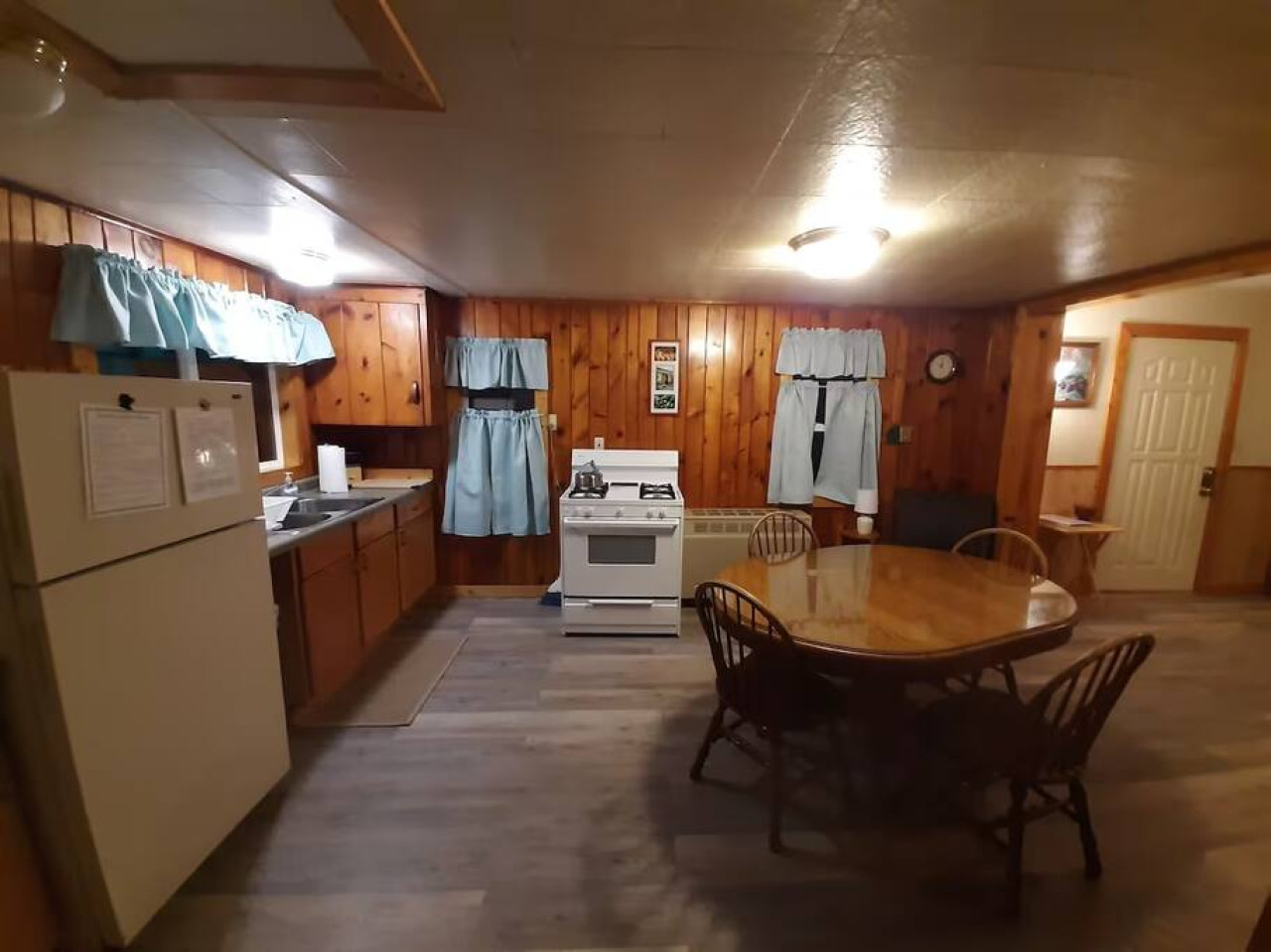 Four Bedroom (Ontario) - Picture 2